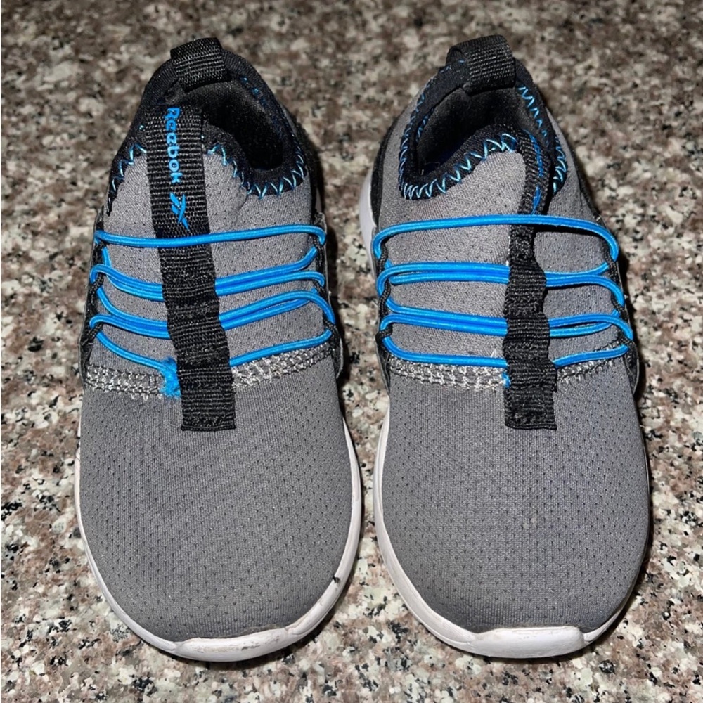 Reebok kids sneakers•size 7